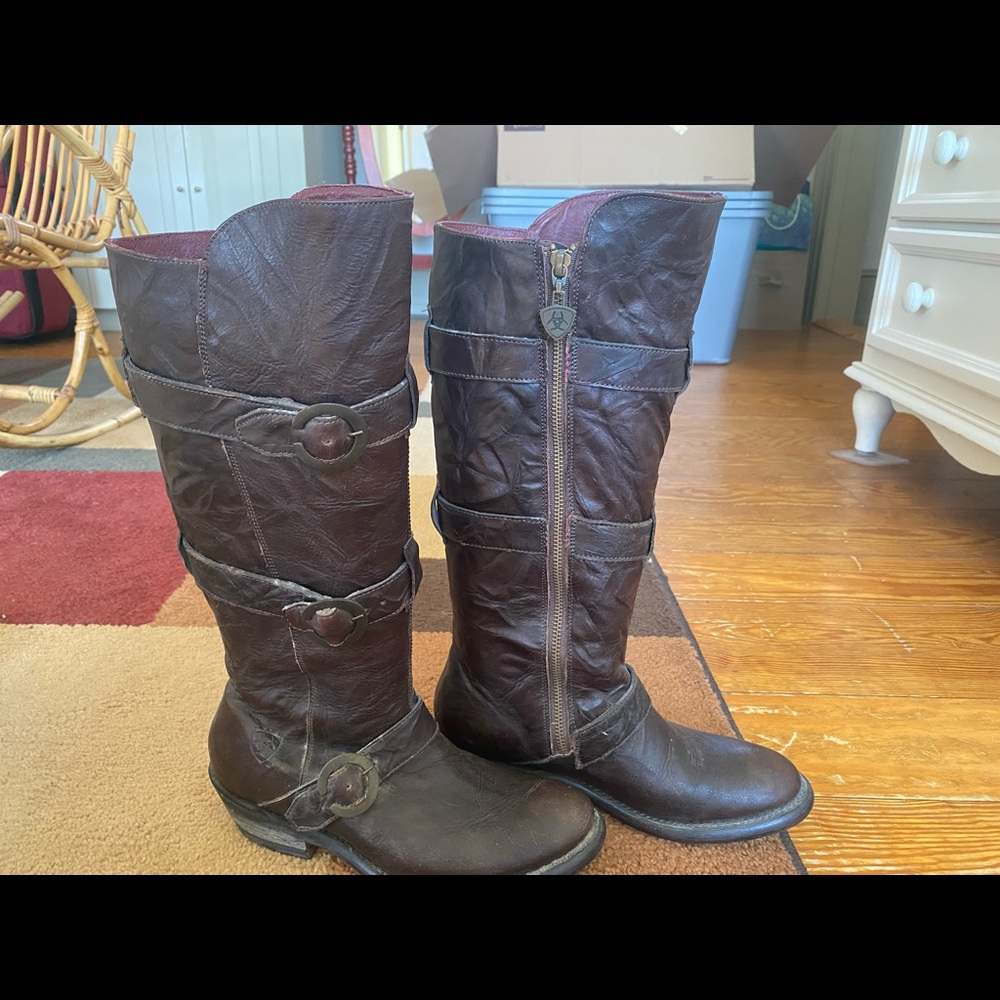 Ariat size 7, barely worn